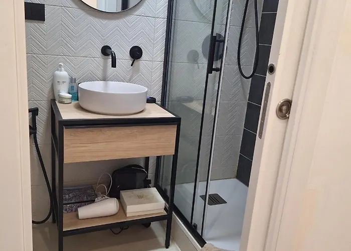 Encantador Y Con Vistas Al Mar *